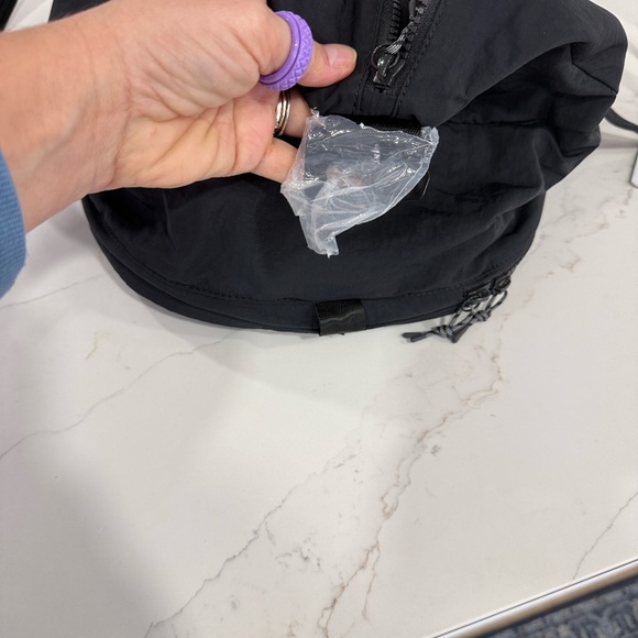NWT lululemon gym Black Duffel Bag - Picture 6 of 8